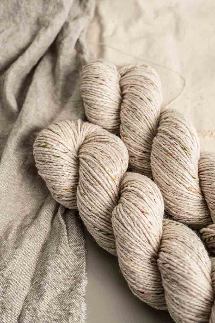 Rainbow Tweed - Natural